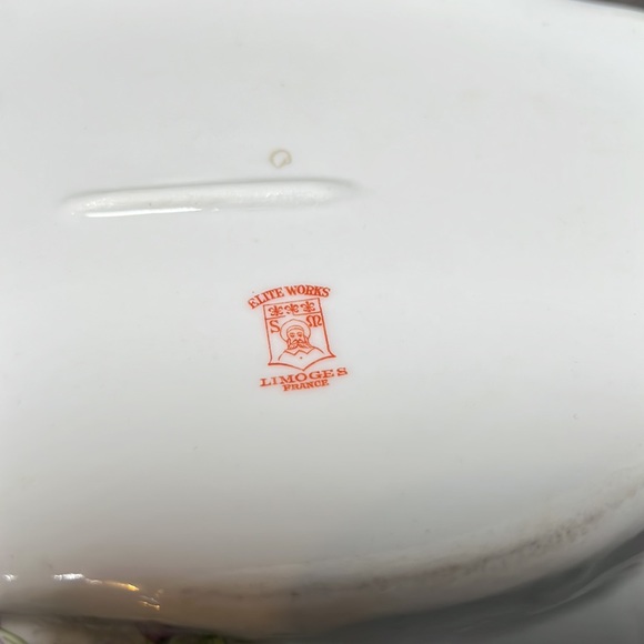 Vintage Elite Works Oval White Casserole with Lid Purple flowers Limoges France - Picture 12 of 13